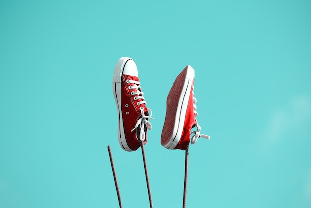 Photo by Mstudio: https://www.pexels.com/photo/pair-of-red-and-white-low-top-sneakers-1449844/, shoes 